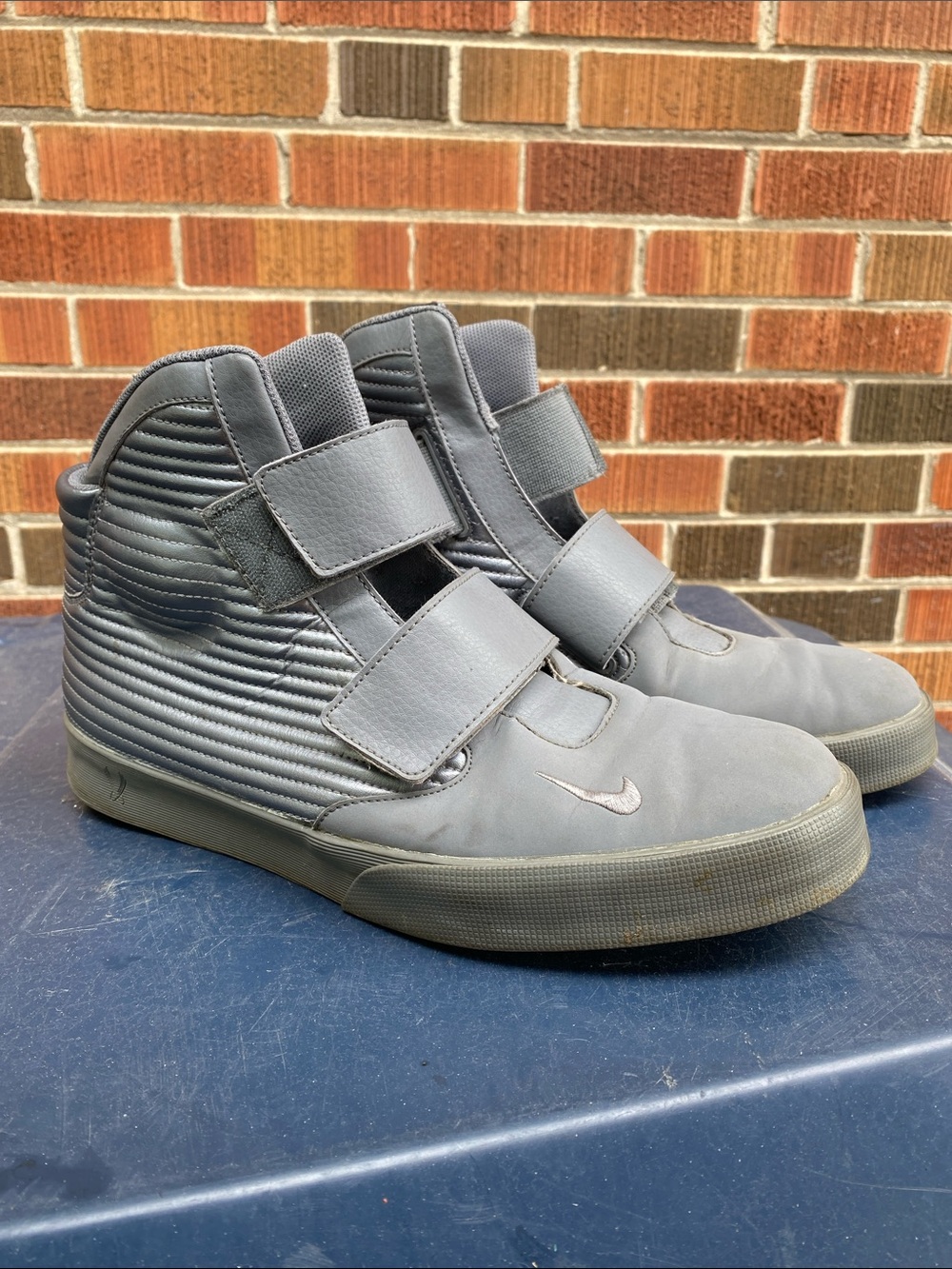 Nike Flystepper 2K3 Men’s High-Top Velcro Sneakers in Gray
